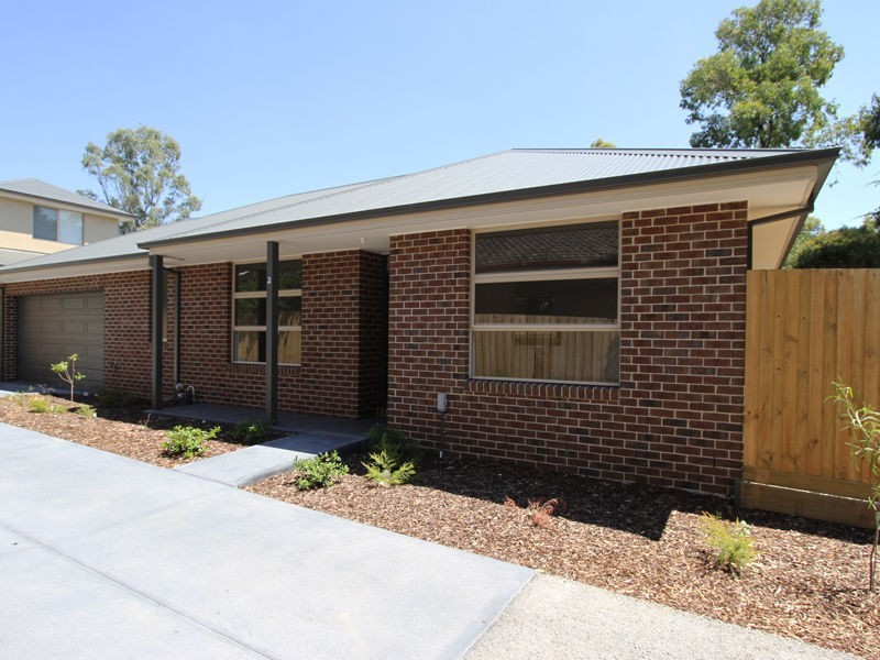 Unit 2/17 Aanenseno Court, Montmorency VIC 3094