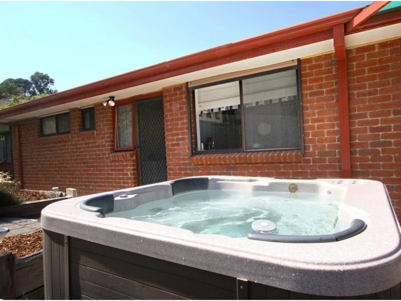 12 Tamboon Drive, Greensborough VIC 3088