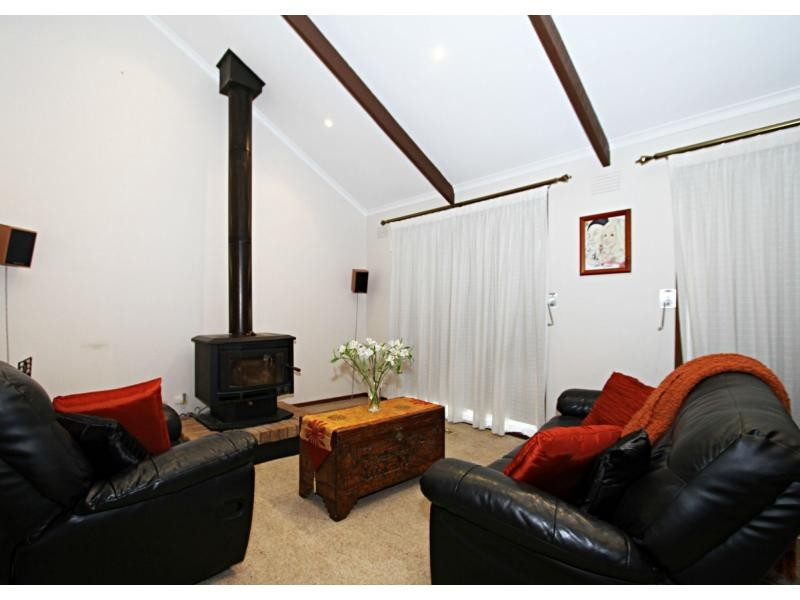 12 Tamboon Drive, St Helena VIC 3088