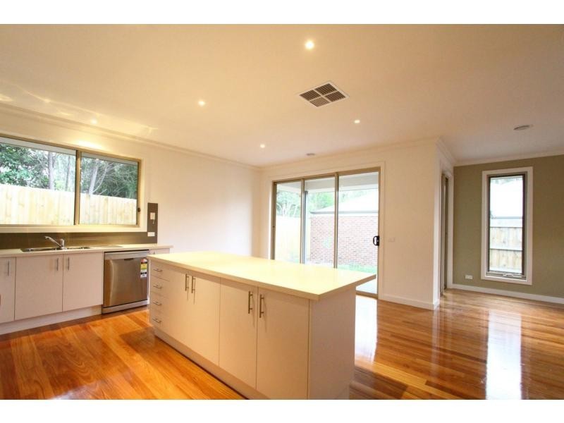 Unit 2/17 Aanensen Court, Montmorency VIC 3094