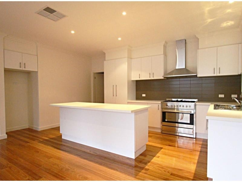 Unit 2/17 Aanensen Court, Montmorency VIC 3094