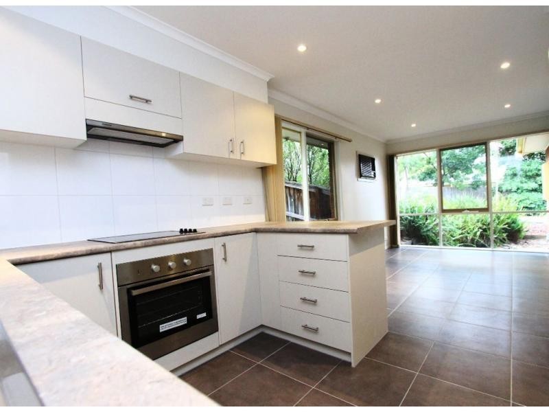 Unit 3/106 St Helena Road, Greensborough VIC 3088