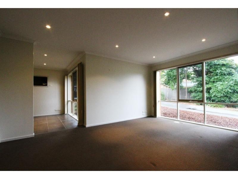 Unit 3/106 St Helena Road, Greensborough VIC 3088