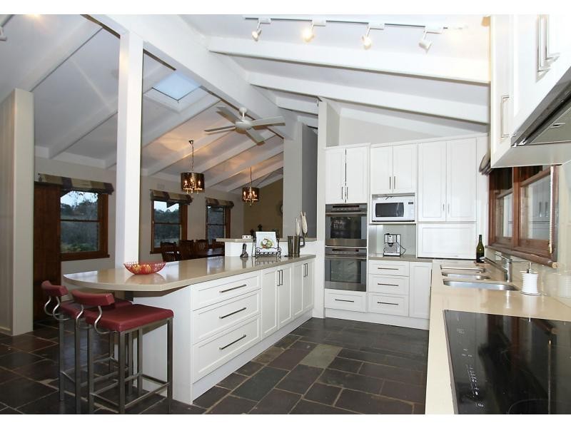 30 Heather Avenue, Hurstbridge VIC 3099