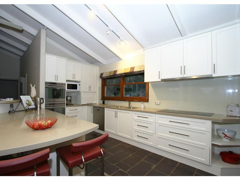 30 Heather Avenue, Hurstbridge VIC 3099