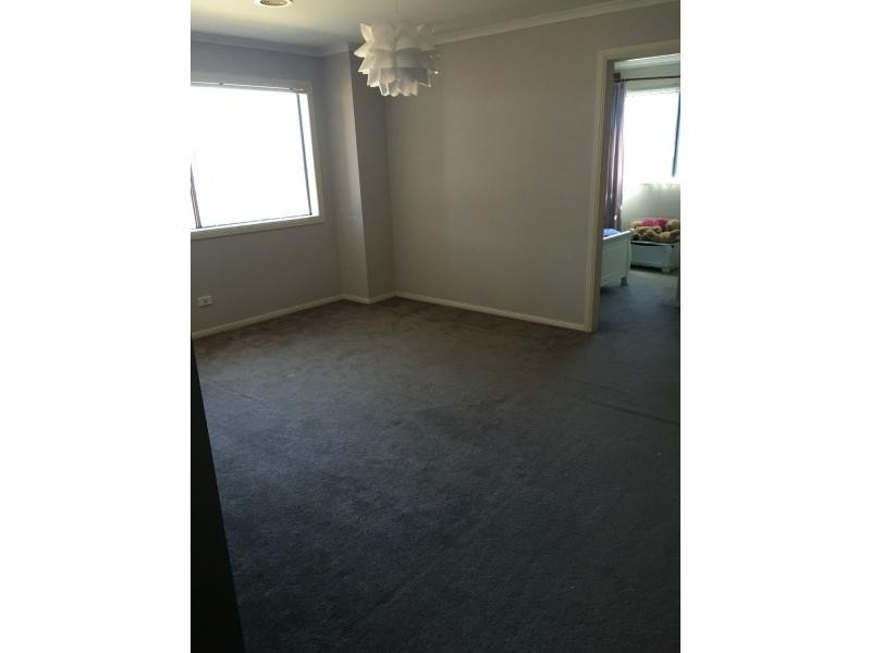 5 Eucumbene Drive, Berwick VIC 3806