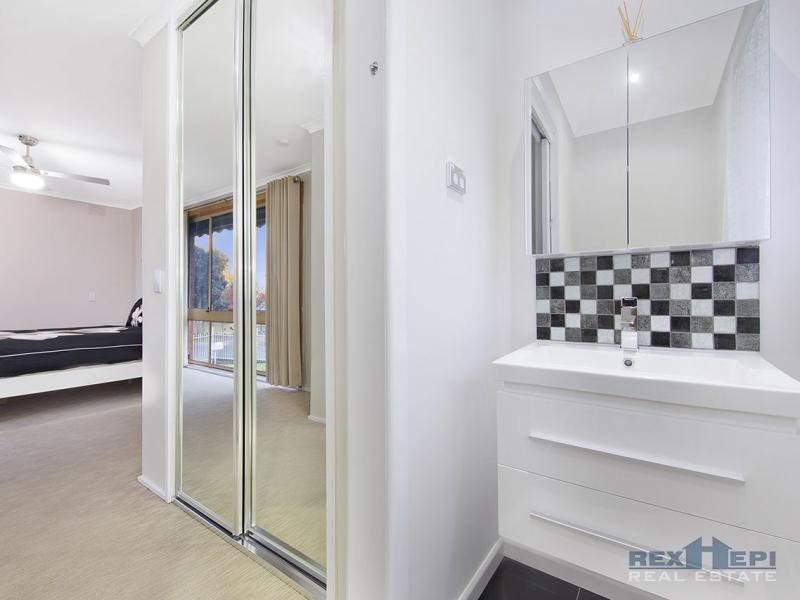 12 Kilberry Crescent, Hallam VIC 3803