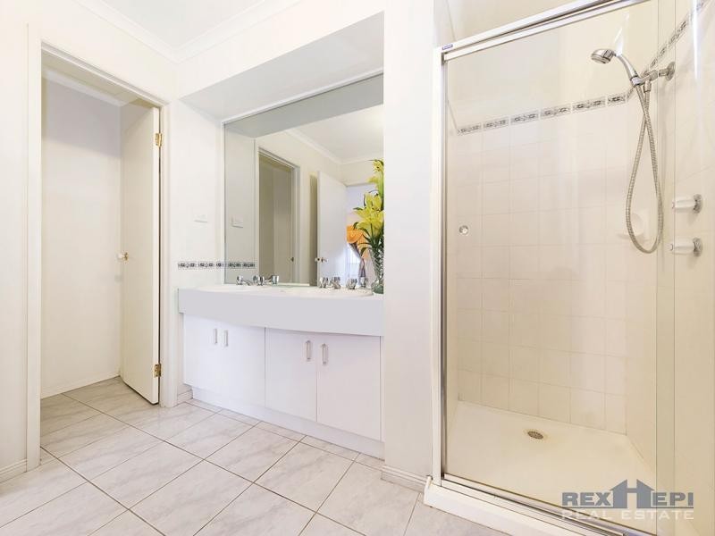 15 Tralee Circuit, Narre Warren VIC 3805