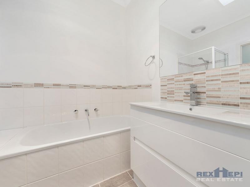 5 Boothby Terrace, Lynbrook VIC 3975