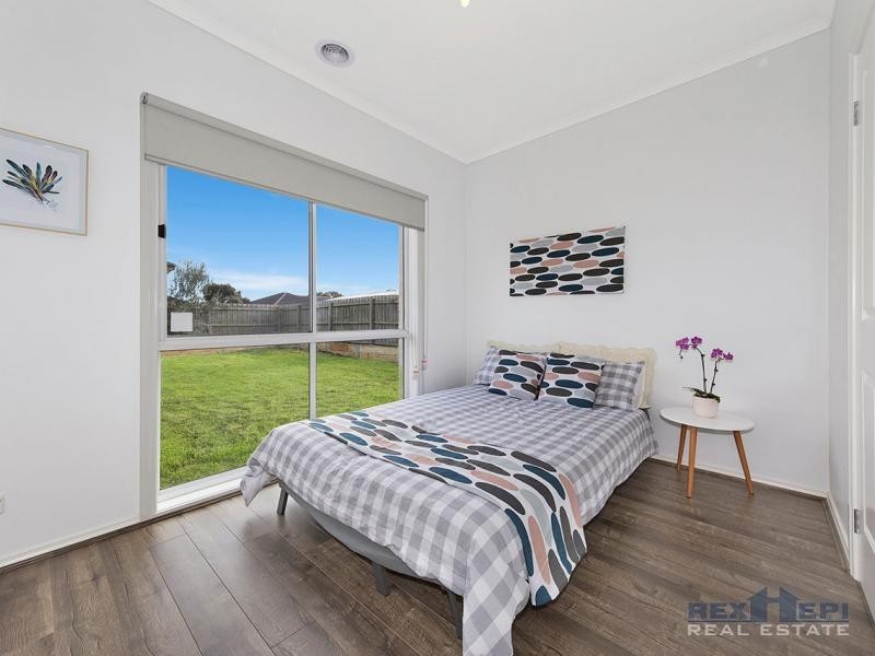 5 Boothby Terrace, Lynbrook VIC 3975
