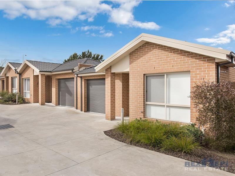 Unit 8/16-18 Phelan Drive, Cranbourne North VIC 3977