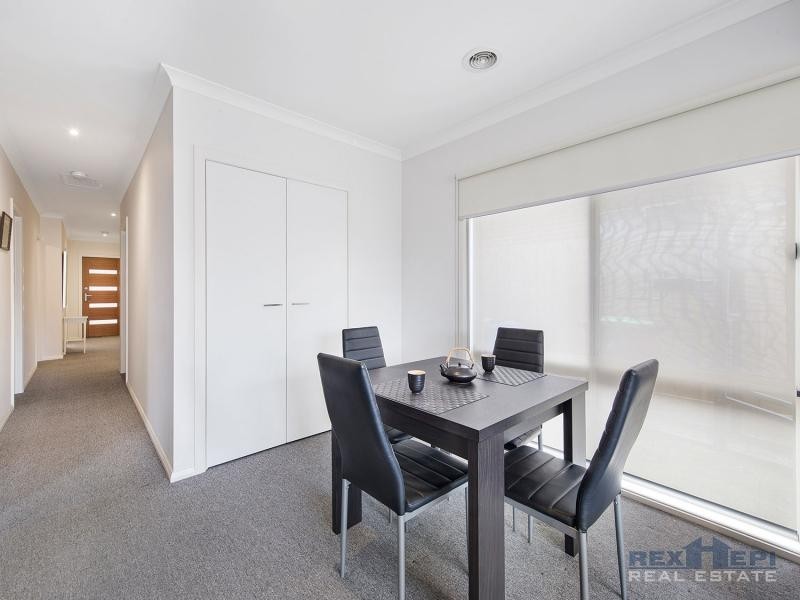 Unit 8/16-18 Phelan Drive, Cranbourne North VIC 3977