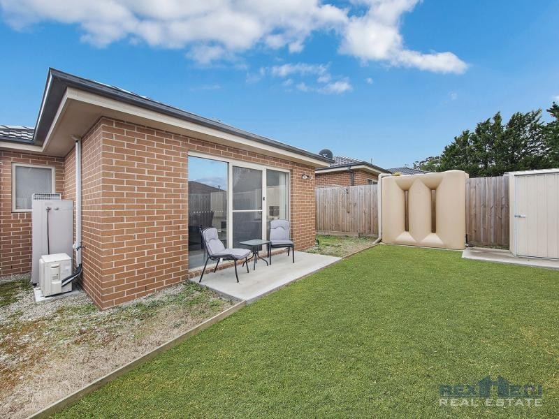 Unit 8/16-18 Phelan Drive, Cranbourne North VIC 3977