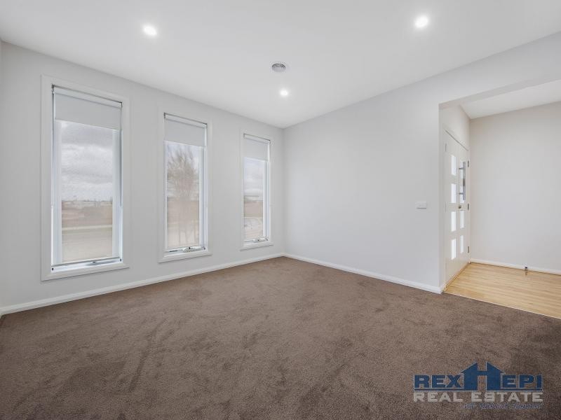 22 Haflinger Avenue, Clyde North VIC 3978