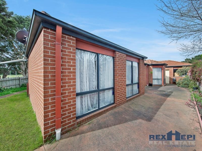8B Leigh Court, Doveton VIC 3177