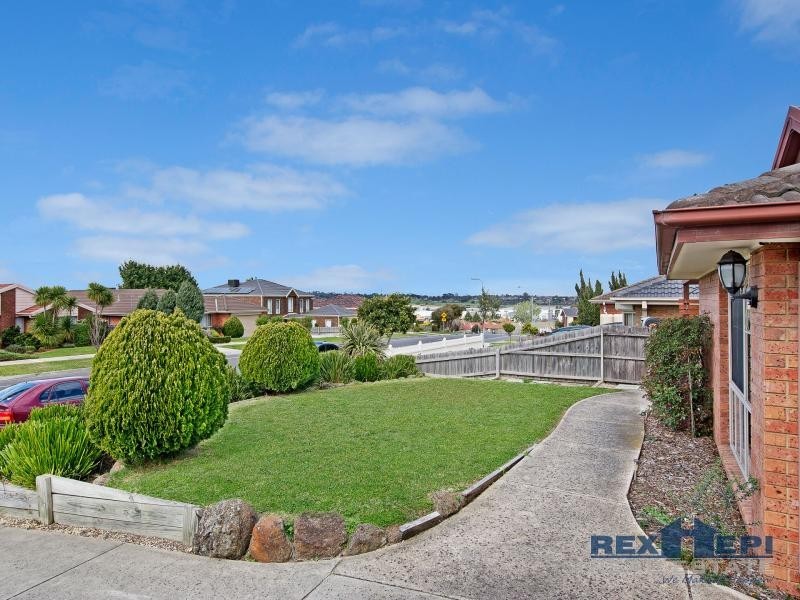 49 Hinrichsen Drive, Hallam VIC 3803