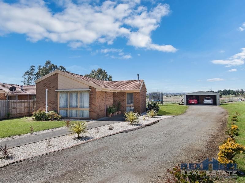 47 Blackwood Drive, Hampton Park VIC 3976