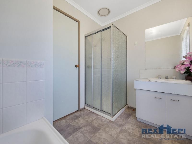 47 Blackwood Drive, Hampton Park VIC 3976