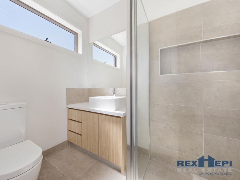 8 Dame Avenue, Clyde North VIC 3978