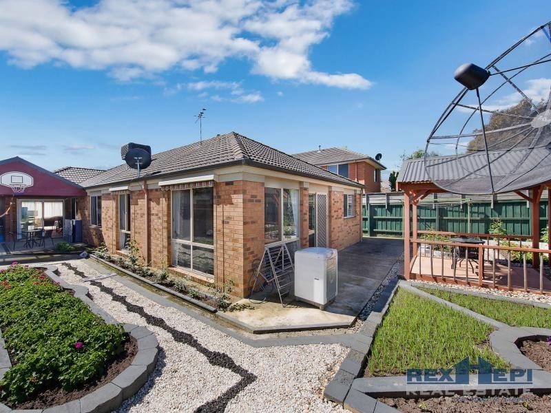 17 Shay Close, Narre Warren South VIC 3805