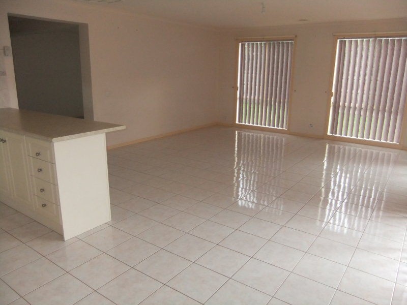 7 The Avenue, Narre Warren South VIC 3805