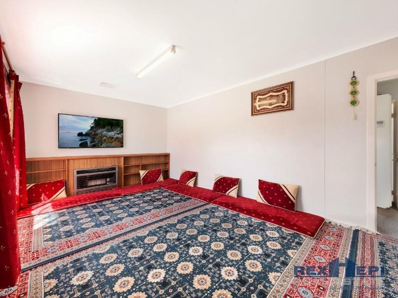 8 Bottlebrush Drive, Doveton VIC 3177