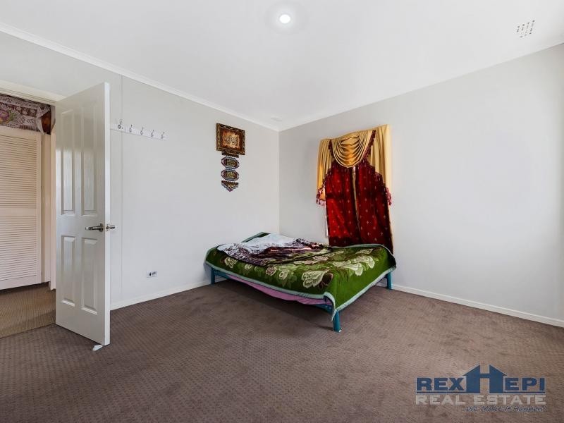 8 Bottlebrush Drive, Doveton VIC 3177