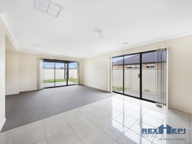 122 Blue Horizons Way, Pakenham VIC 3810