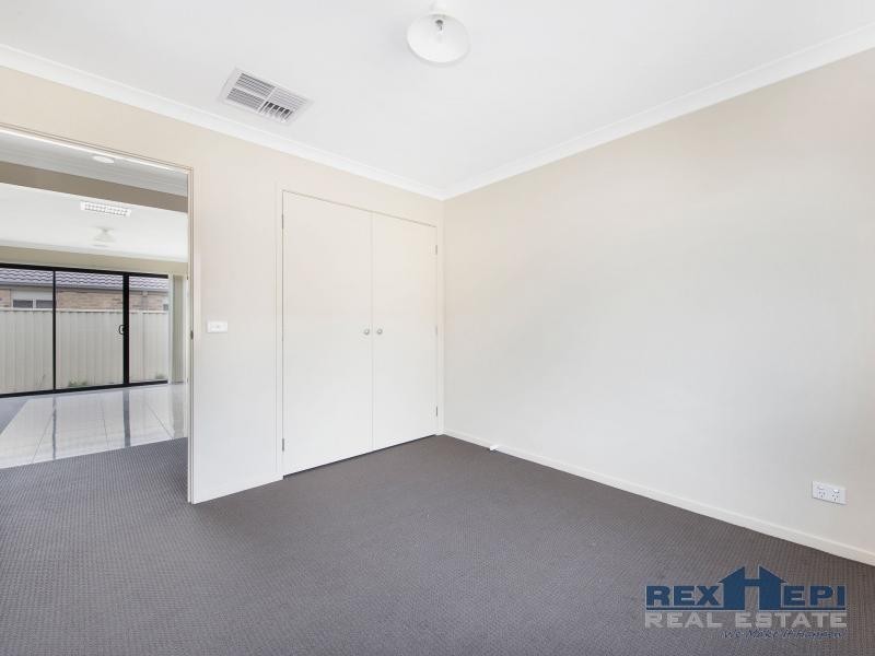 122 Blue Horizons Way, Pakenham VIC 3810