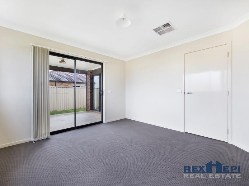122 Blue Horizons Way, Pakenham VIC 3810
