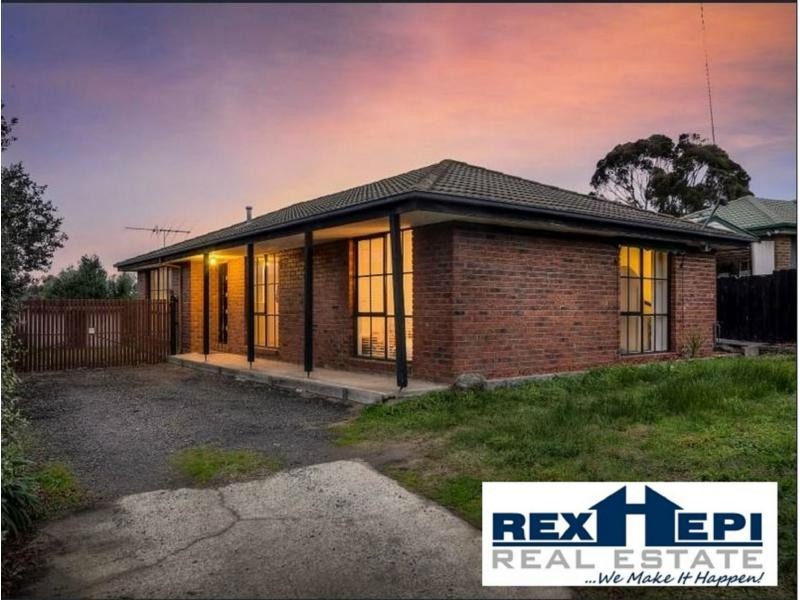 81 Springfield Crescent, Hampton Park VIC 3976