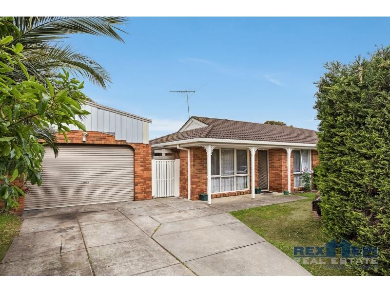 84 Oaktree Drive, Hampton Park VIC 3976