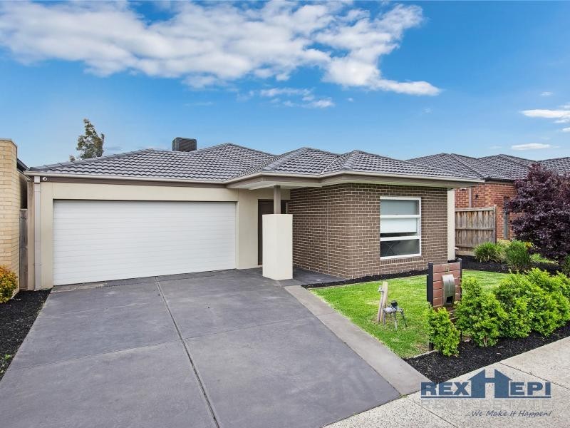 5 Fieldstone Crescent, Cranbourne North VIC 3977