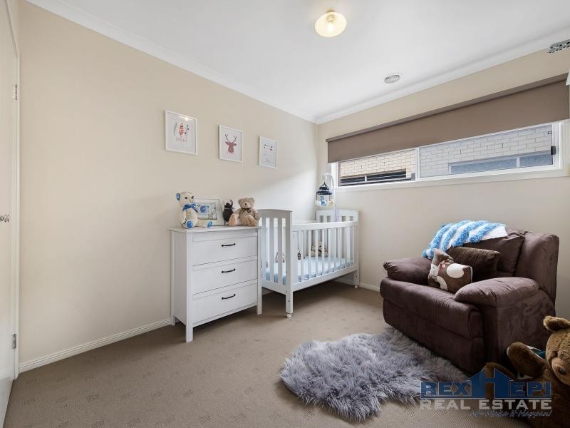 5 Fieldstone Crescent, Cranbourne North VIC 3977