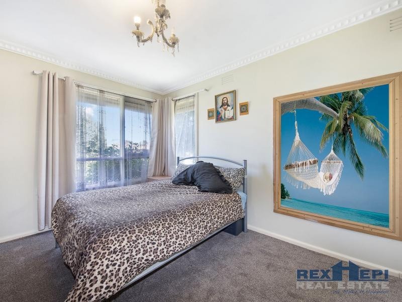 15 Glenwood Drive, Springvale South VIC 3172