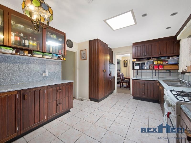 15 Glenwood Drive, Springvale South VIC 3172