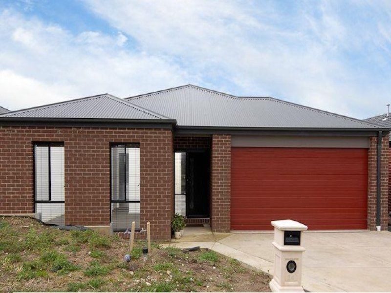 24 Nurture Avenue, Cranbourne North VIC 3977