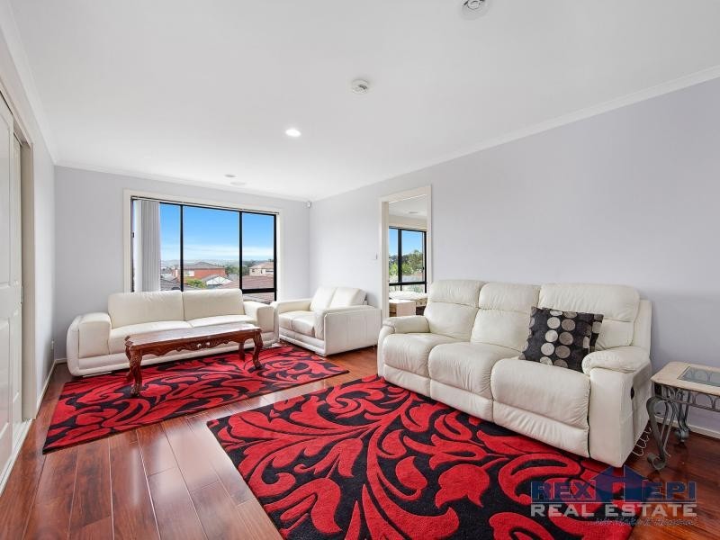 39 Kippenross Drive, Narre Warren South VIC 3805