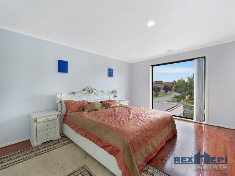 39 Kippenross Drive, Narre Warren South VIC 3805