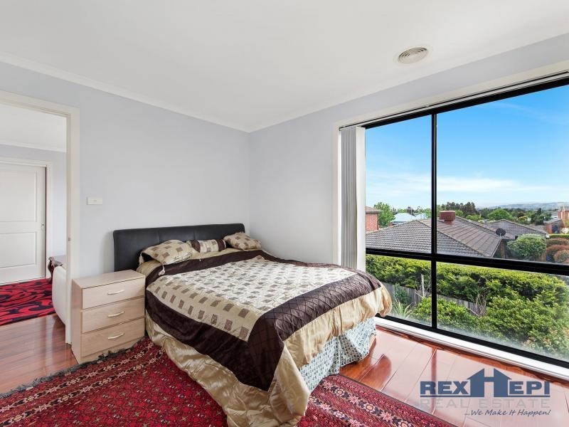 39 Kippenross Drive, Narre Warren South VIC 3805