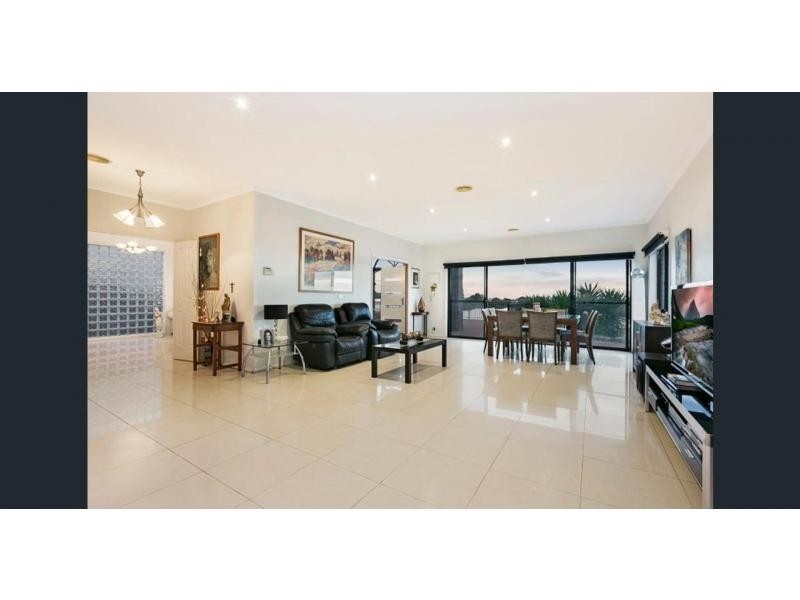 21 Wintersun Road, Berwick VIC 3806