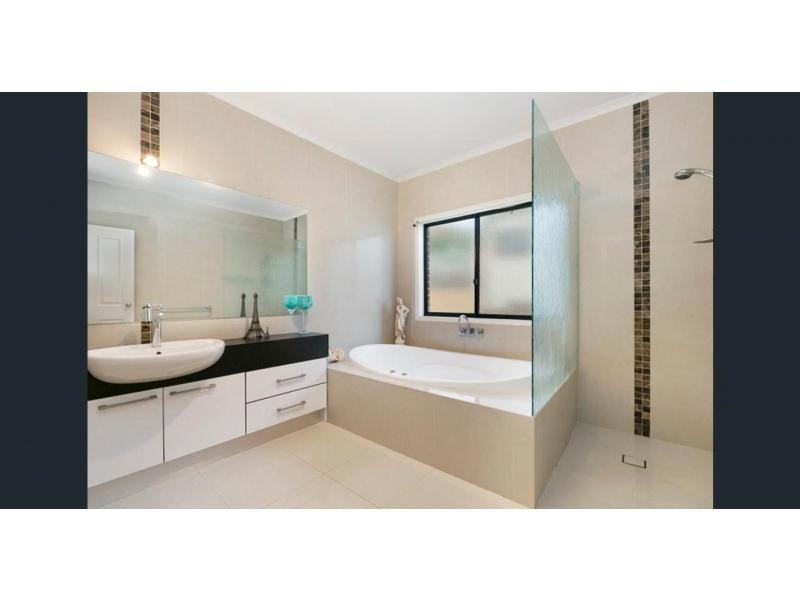 21 Wintersun Road, Berwick VIC 3806