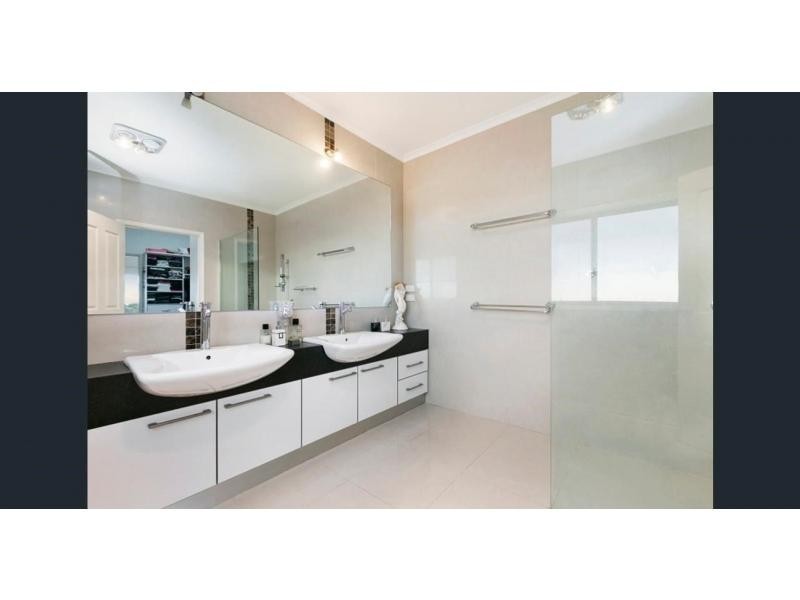 21 Wintersun Road, Berwick VIC 3806