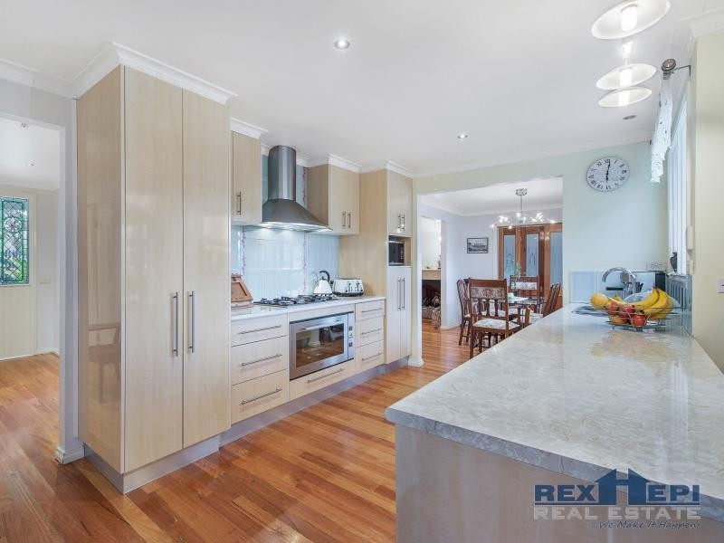 6 Russel Avenue, Berwick VIC 3806
