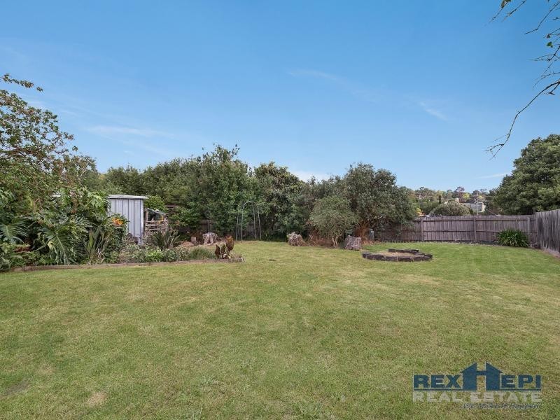 6 Russel Avenue, Berwick VIC 3806