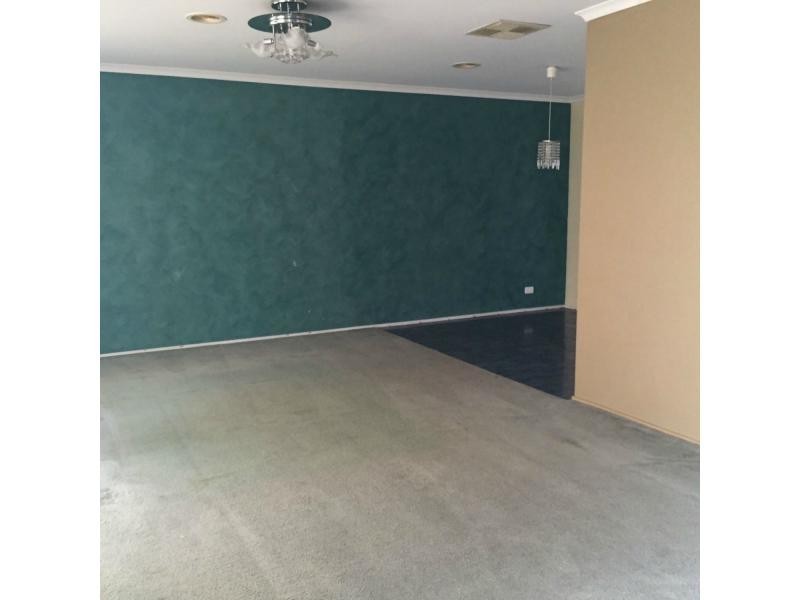 11 Seebeck Drive, Narre Warren South VIC 3805