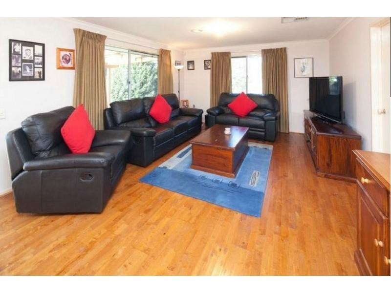 24 Strathaird Drive, Narre Warren South VIC 3805