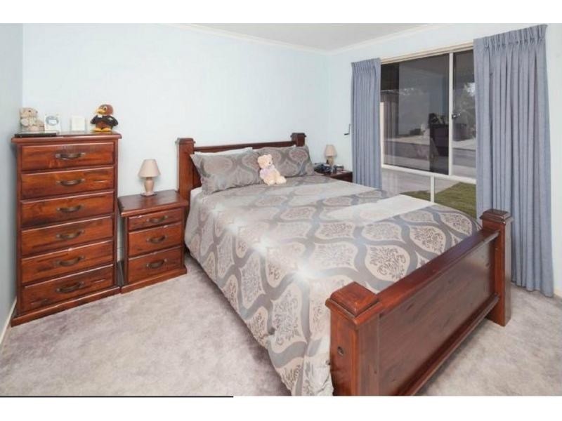 24 Strathaird Drive, Narre Warren South VIC 3805