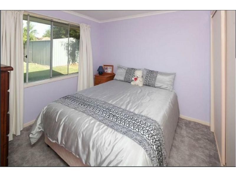 24 Strathaird Drive, Narre Warren South VIC 3805