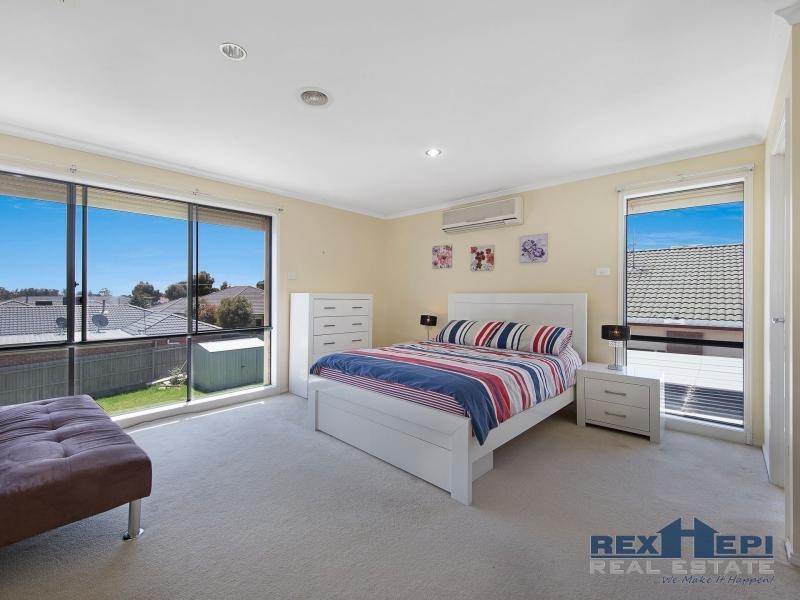 28 Silver Creek Drive, Lynbrook VIC 3975